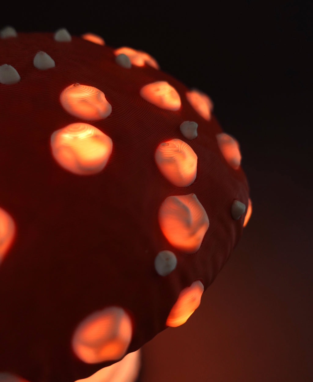 Fliegenpilz Tischlampe "Amanita Muscaria" – Naturgetreues 3D-Druck Design