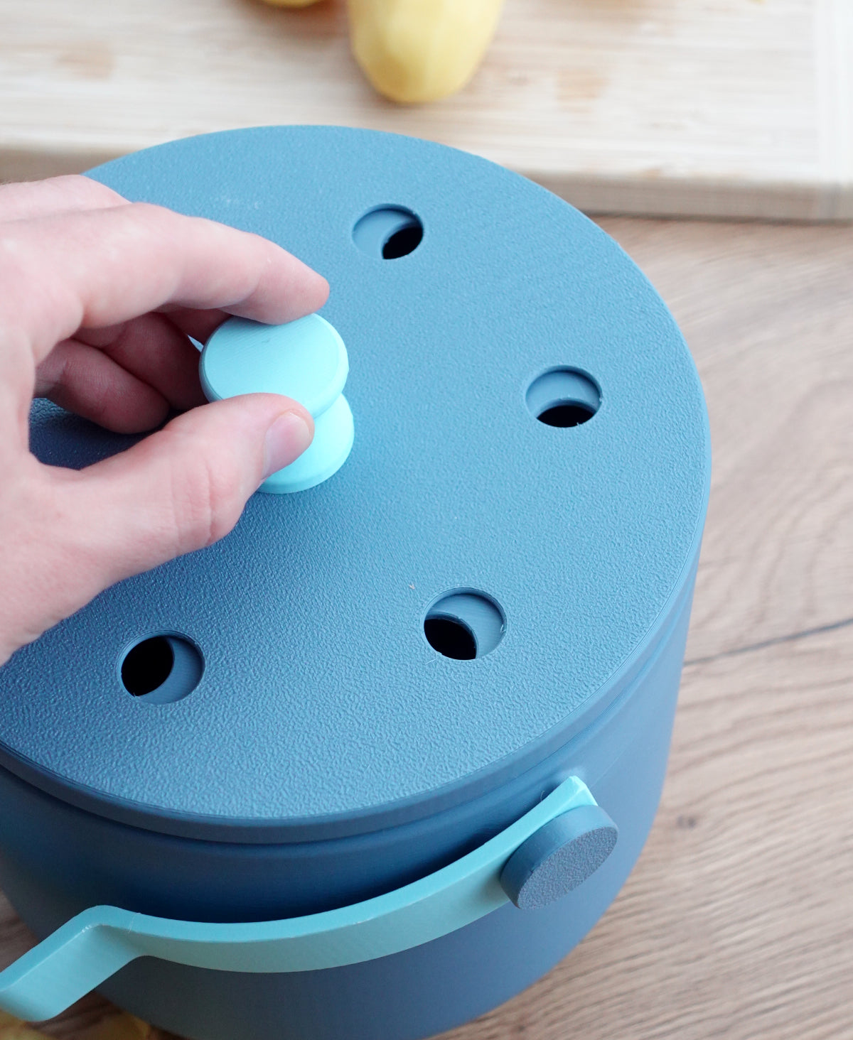 Bio-Mülleimer mit Belüftungsdeckel – Funktional & Geruchsneutral