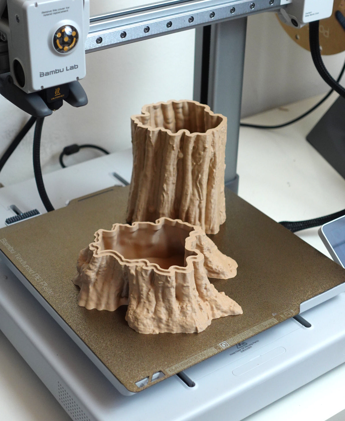 Baumstamm Blumentopf "Hainbuche" mit Drainagefach