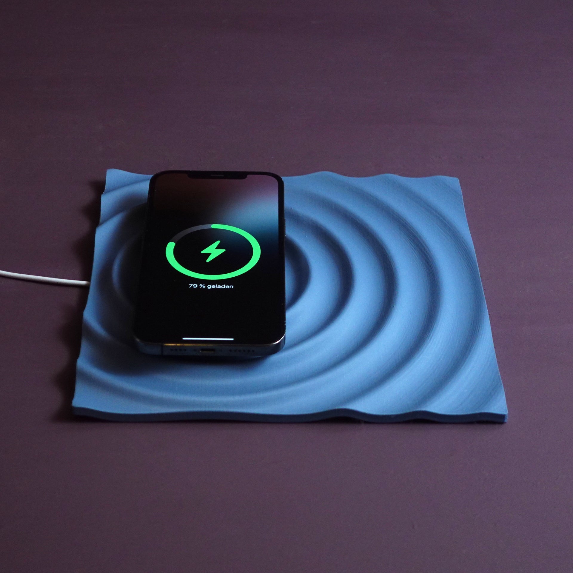 MagSafe Ladeablage "Waterdrop" – Organisches Design für den Schreibtisch