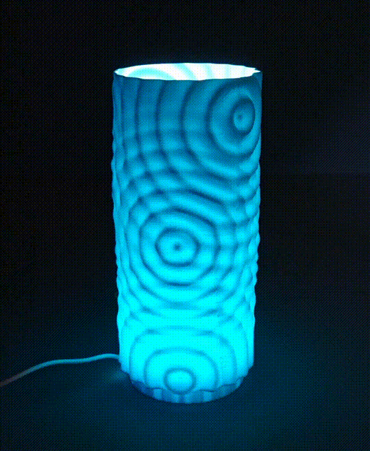Tischlampe "Waterdrop" – Inspiriert von Wassertropfen-Wellen