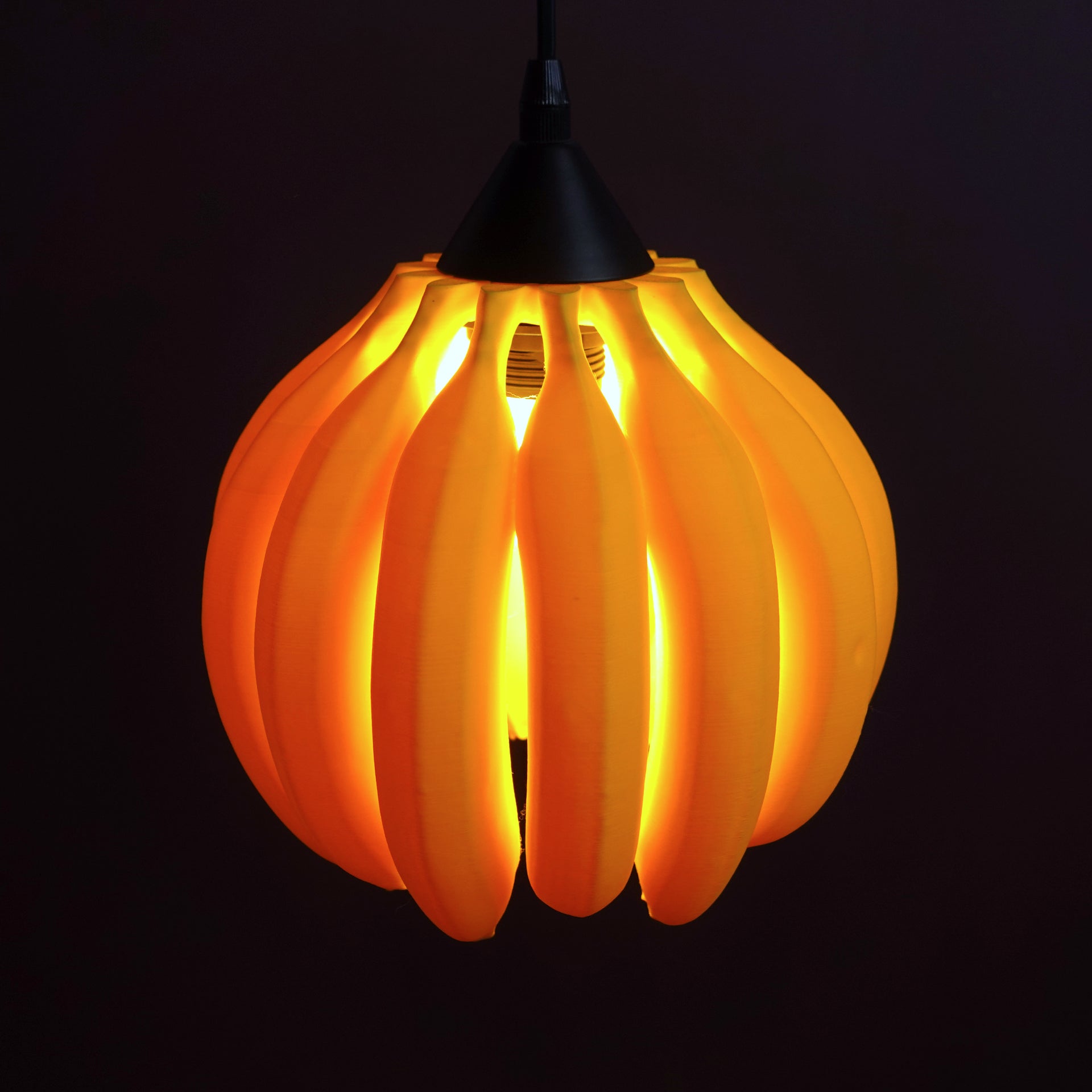 Bananenbündel Tischlampe – Naturgetreues Frucht-Lichtobjekt