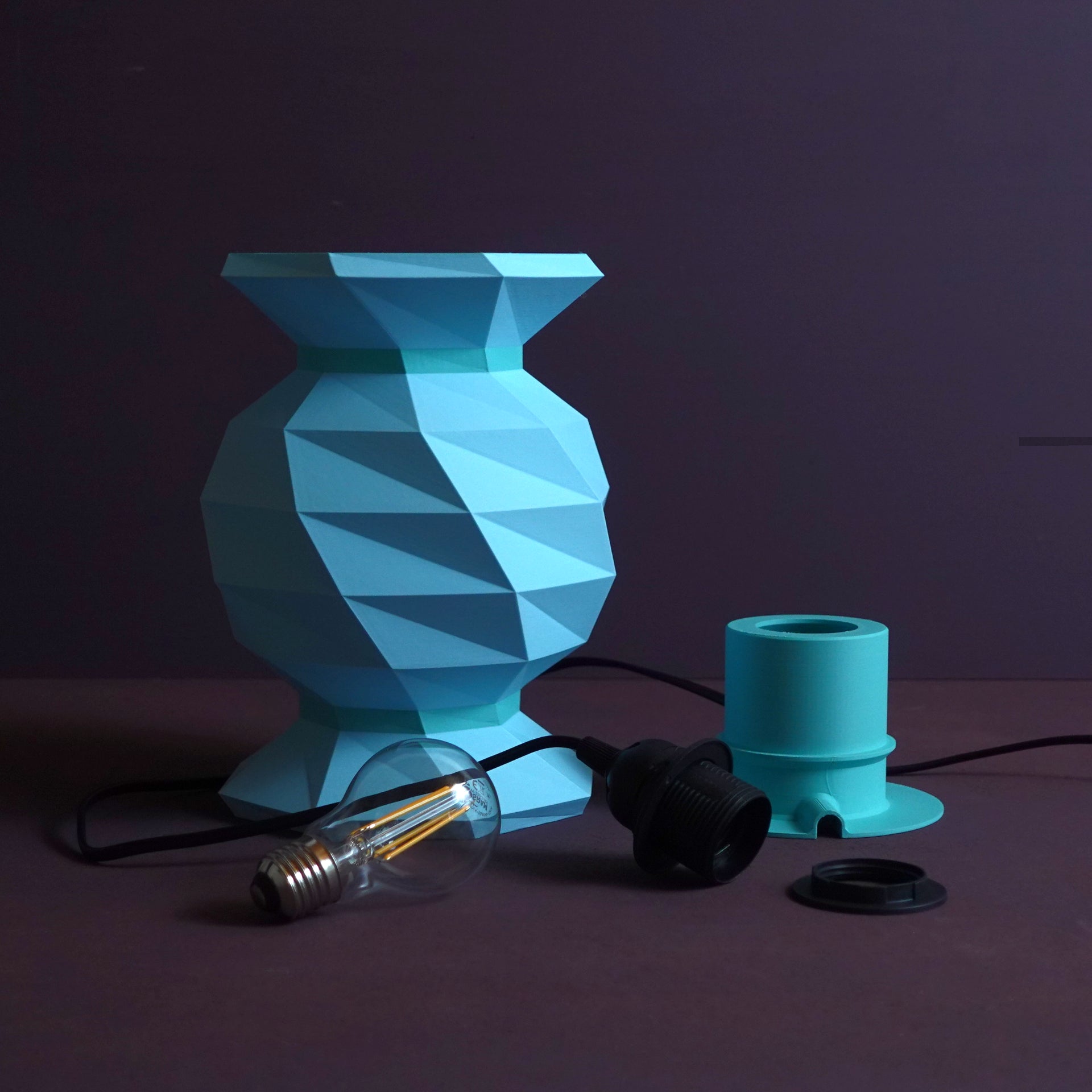 Tischlampe & Pendelleuchte "Bonbon" – Faszinierend & Modern