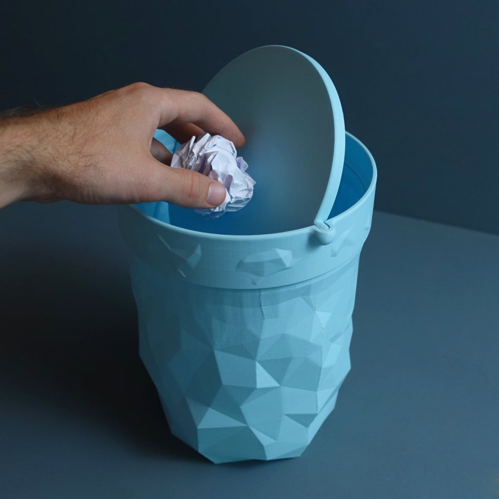 Mülleimer mit Schwingdeckel "Glitch" – Retro-Design für Büro & Bad