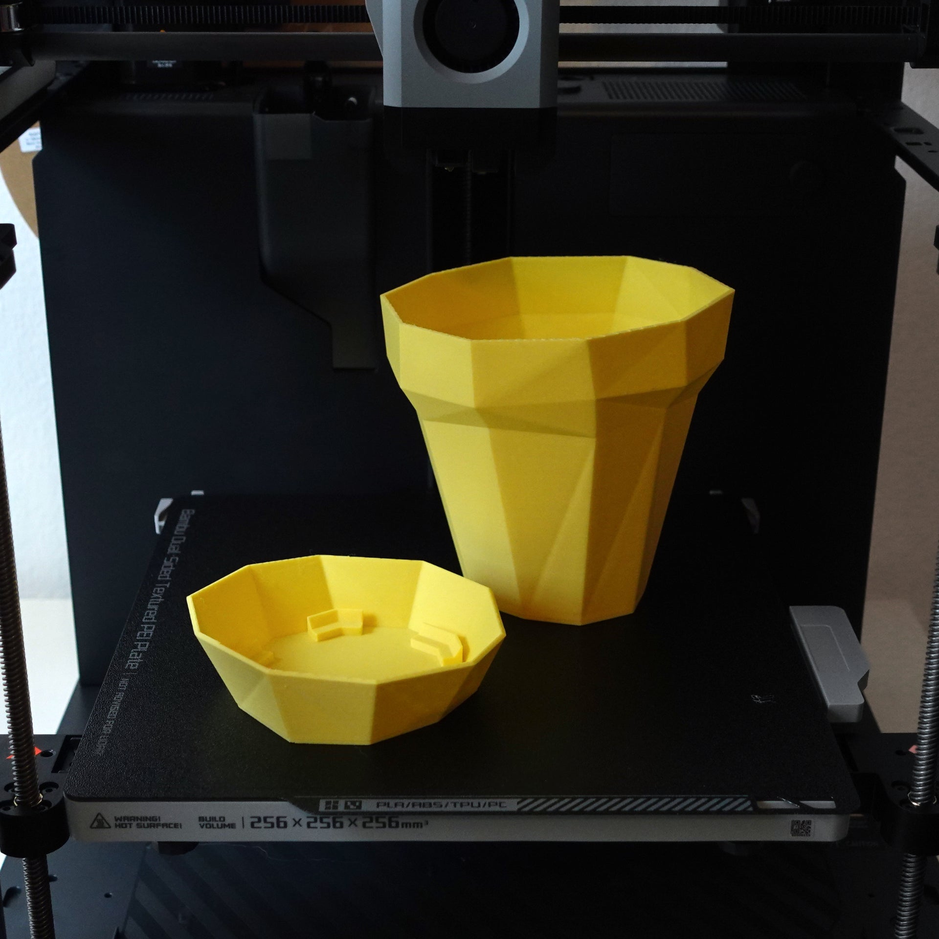 Blumentopf "Glitch" – Retro Gaming Pflanzendeko